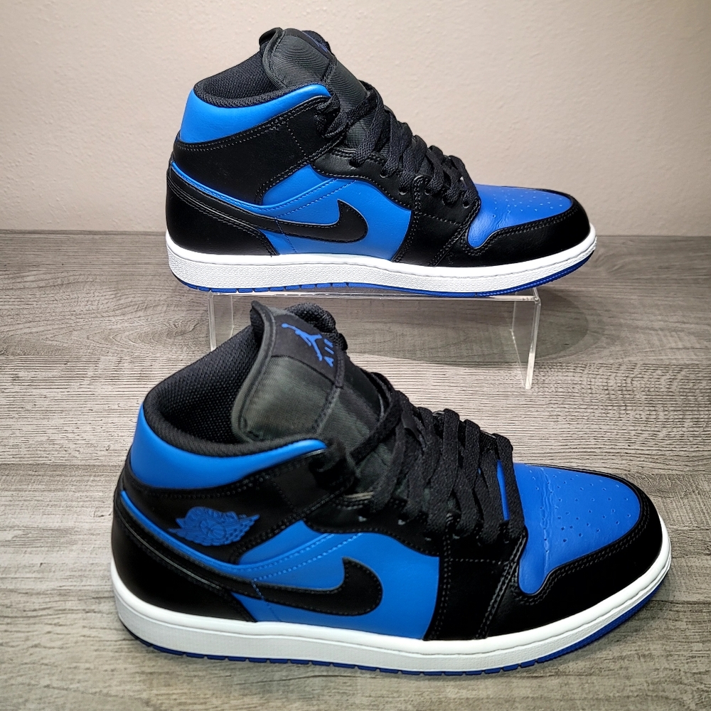 Nike Air Jordan 1 Mid Basketball Sneakers Size 8.5 Very Clean Worn Couple Times